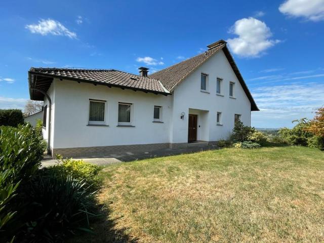 Freistehendes Einfamilienhaus mit traumhaftem Weitblick Sümmern