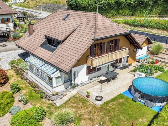 Freistehendes Einfamilienhaus mit Umschwung an toller Lage