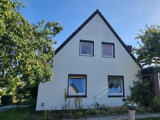 Freistehendes Einfamilienhaus mit vermieteter Einliegerwohnung Perfekt für Handwerker