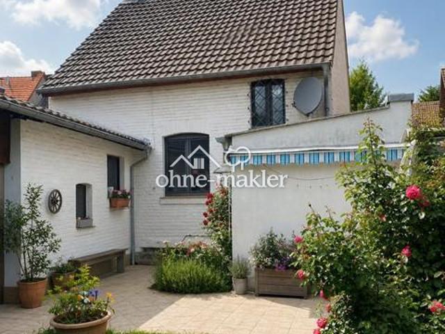 Freistehendes Einfamilienhaus mit viel Charme und sonnigem Garten