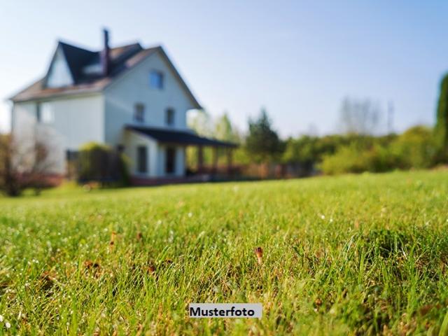 Freistehendes Einfamilienhaus nebst Doppelgarage mit Dachterrasse