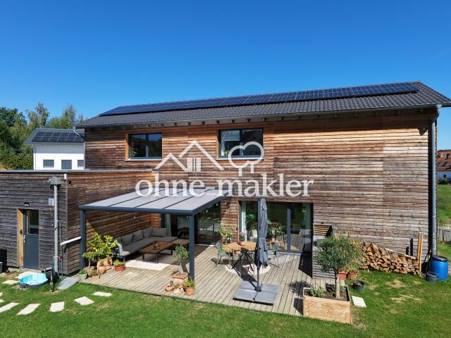 Freistehendes, energieeffizientes Einfamilienhaus mit Südgarten