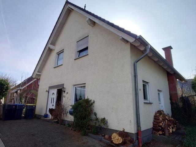 Freistehendes Energiesparhaus in ruhiger Spielstraße