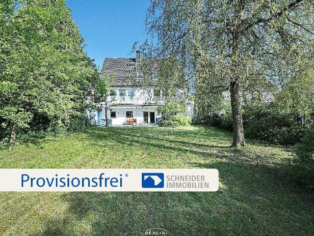 Freistehendes Familiendomizil mit viel Platz und zwei Garagen in Ratingen Homberg