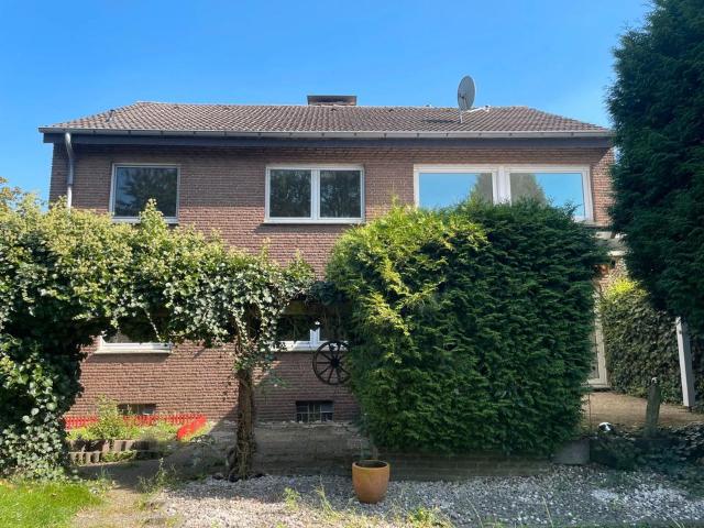 Freistehendes Haus in Selm 183 qm OG zur Zeit vermietet 3 Garagen