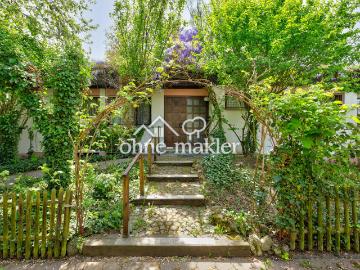 Freistehendes Haus mit Naturgarten Biotop und Dachgarten
