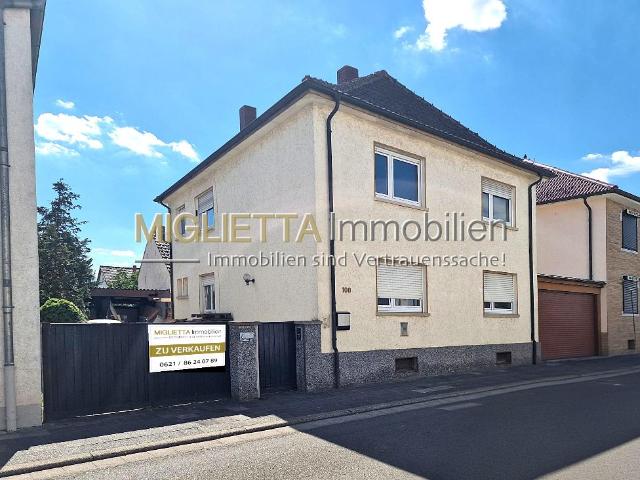 Freistehendes Haus mit Baugenehmigung zum 4 Familienhaus mit Doppelparker
