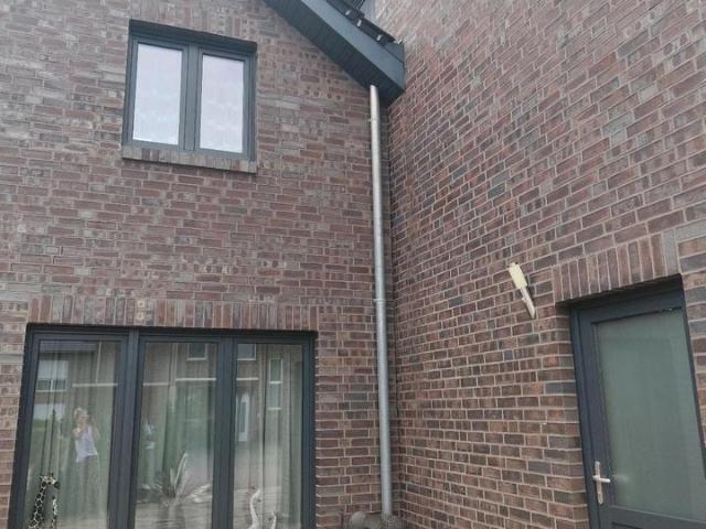 Freistehendes Haus mit Einliegerwohnung und großzügiger Garage