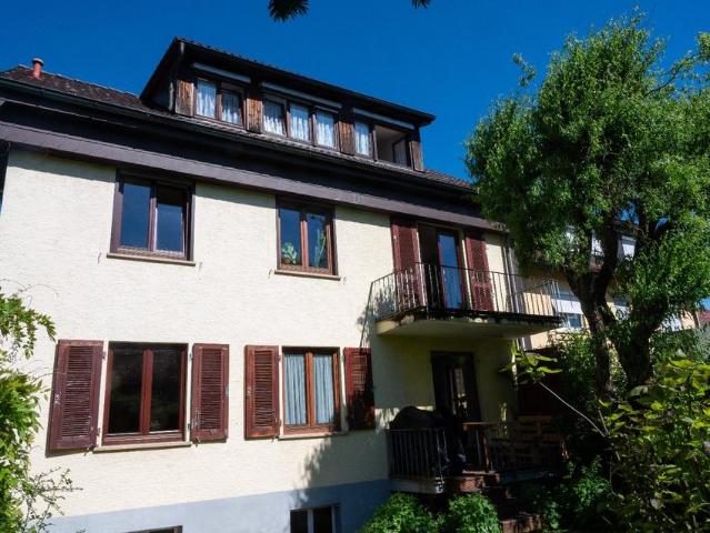 Freistehendes Haus mit Garten