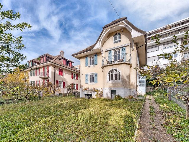 FREISTEHENDES HAUS MIT GARTEN