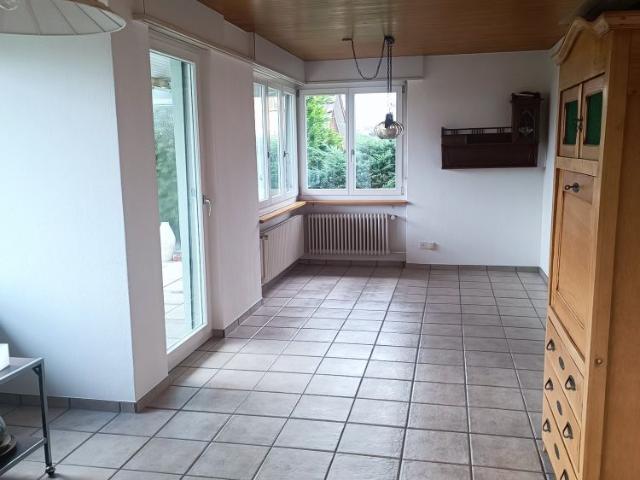 Freistehendes Haus mit Garten. Gewerbliche Nutzung möglich