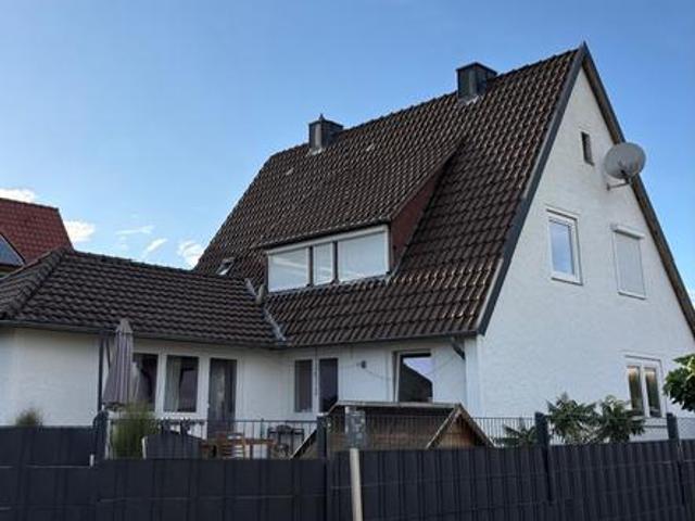 Freistehendes Haus mit großem Grundstück in ruhiger Lage