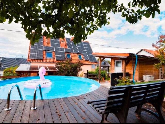 Freistehendes Haus mit Pool & PV Sackgasse
