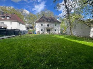 Freistehendes Haus mit schönem Garten