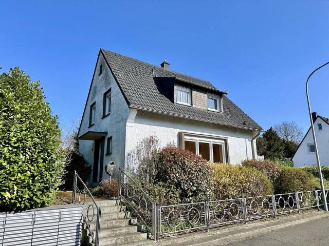 RESERVIERT: Freistehendes Haus mit viel Potenzial *Verkehrsberuhigt und am Naturschutzgebiet