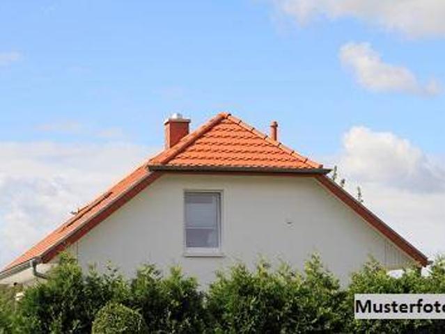 Freistehendes Haus mit viel Platz & Potenzial