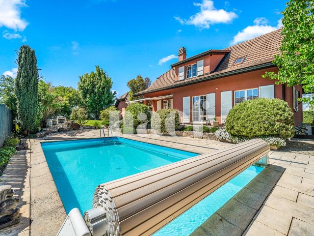 Freistehendes Haus mit 5,5 Zimmern und Schwimmbad zum Verkauf in Neyruz