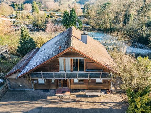 Freistehendes Holzhaus in idyllischer Natur nahe Köln
