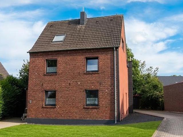 Freistehendes Schmuckstück am Ortsrand von Immendorf