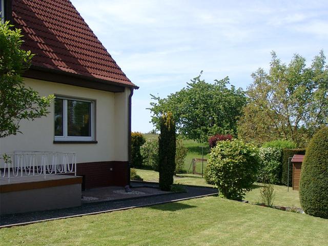 Freistehendes, schönes Wohnhaus mit großem Sonnengarten