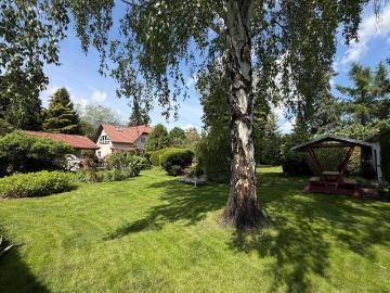 Freistehendes Wohnhaus mit großem Grundstück in ruhiger Lage von Biesdorf