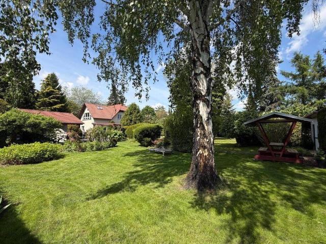 Freistehendes Wohnhaus mit großem Grundstück in ruhiger Lage von Biesdorf