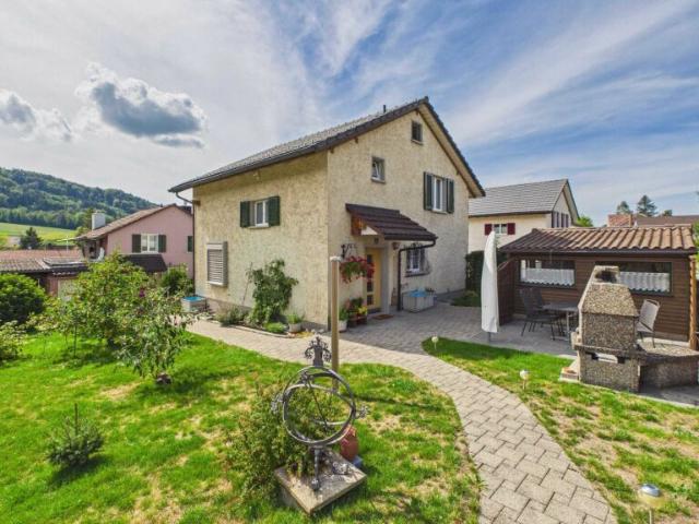 Freistehendes Wohnhaus an beliebter Lage in Guntershausen Aadorf