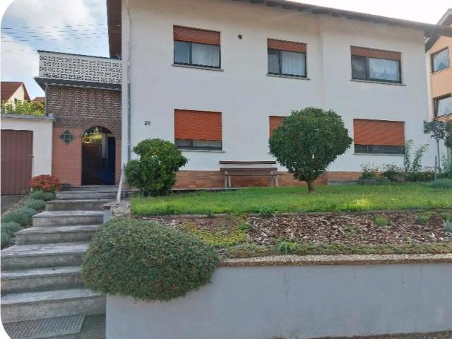 freistehendes Wohnhaus zu verkaufen