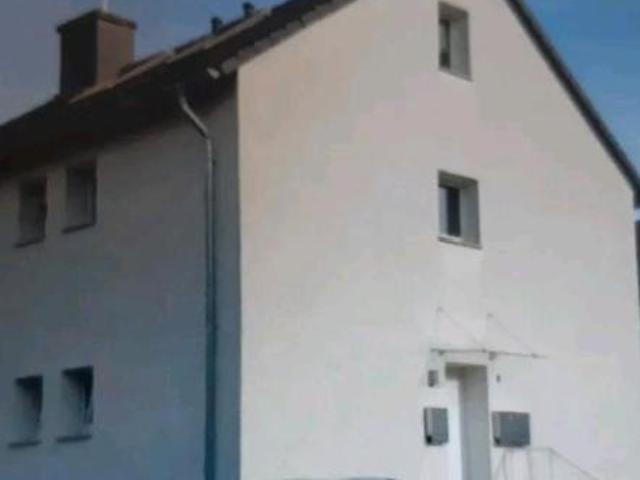 Freistehendes Zweifamilienhaus