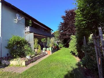 Freistehendes Zweifamilienhaus in Fürth Bislohe