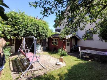 ! Freistehendes Zweifamilienhaus in Leonberg Höfingen !
