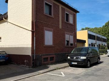 Freistehendes Zweifamilienhaus in Steinheim