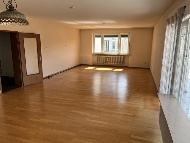 Freistehendes Zweifamilienhaus mit Einliegerwohnung
