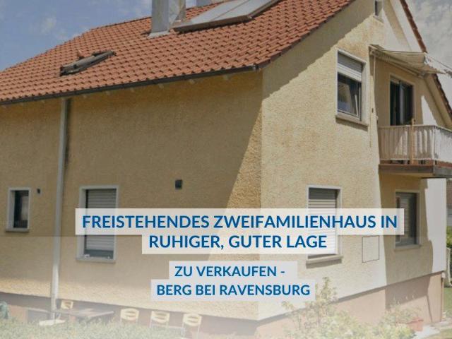 Freistehendes Zweifamilienhaus mit großem Grundstück
