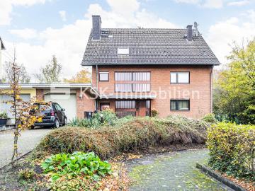Freistehendes Zweifamilienhaus mit viel Platz und großem Garten