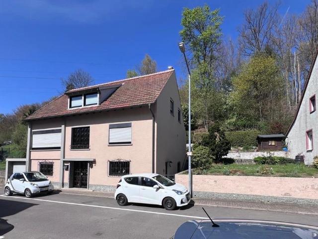 Freistehendes 1 2 Familienhaus in Nähe St Ingbert