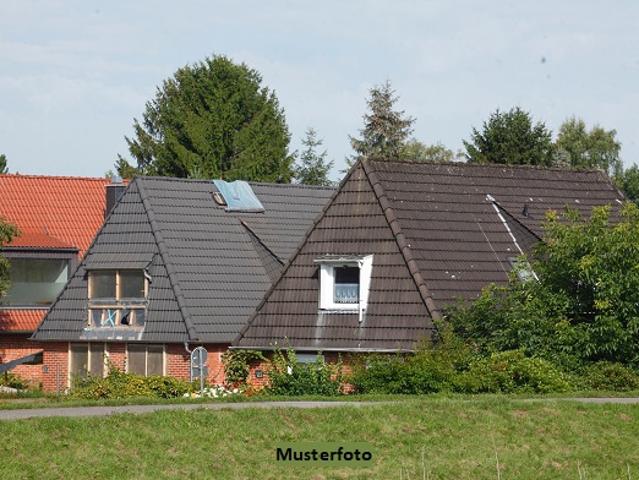 Freistehendes 2 Familienhaus in familienfreundlicher Umgebung