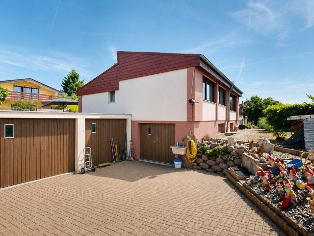 Freistehendes 4.5 Zimmer Einfamilienhaus mit grossem Garten