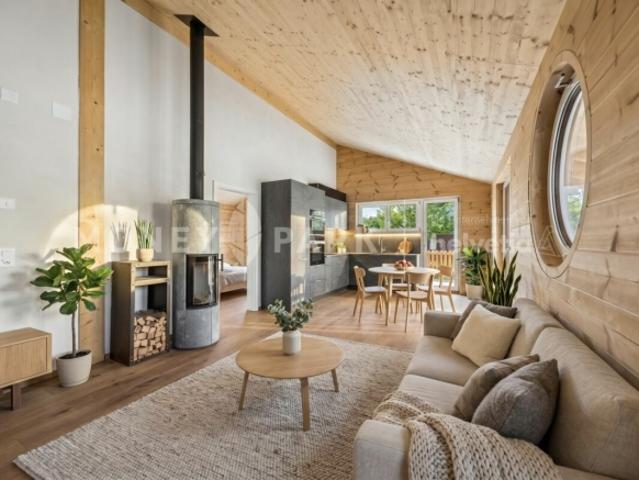 Freistehendes 4.5 Zimmer Einfamilienhaus in hochwertiger Holzbauweise