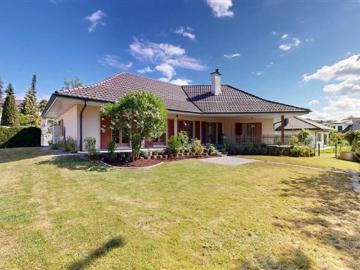 Freistehendes 5.5 Zimmer Einfamilienhaus mit grossem Garten und vielfältigen Möglichkeiten