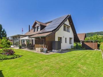 Freistehendes 5.5 Zimmer Einfamilienhaus mit sonnigem Garten