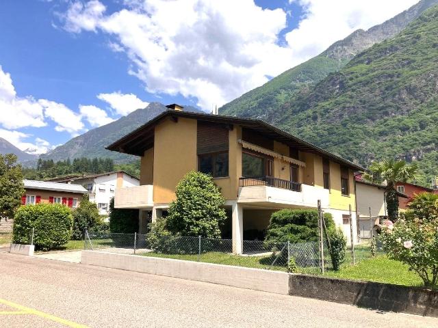 Freistehendes 6.5 Zi. Einfamilienhaus mit Garten in Biasca
