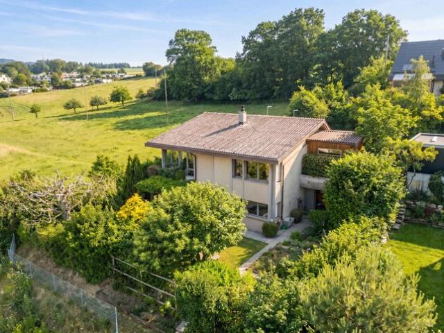 FREISTEHENDES 6.5 ZIMMER EINFAMILIENHAUS MIT TOLLER AUSSICHT