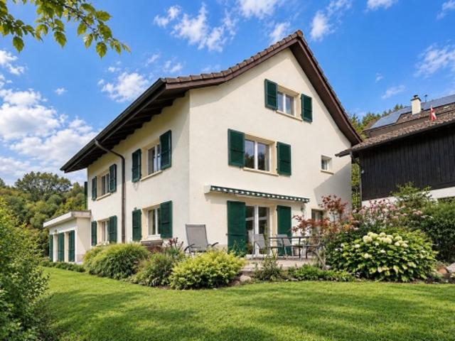 Freistehendes 6.5 Zimmer Einfamilienhaus mit Doppelgarage