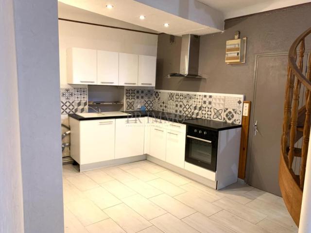 Fréjus Centre appartement T4 en duplex de 63 m2, à rénover. 62m² Fréjus