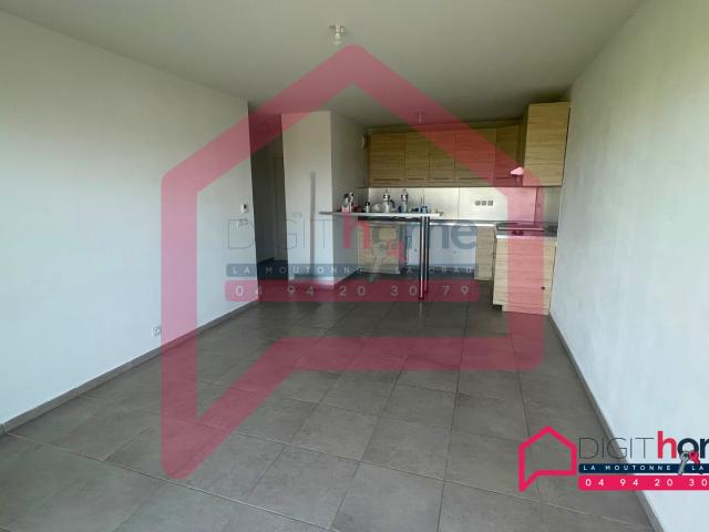 FREJUS À LOUER T4 de 75,80 m2 avec terrasse, piscine et vue exceptionnelle