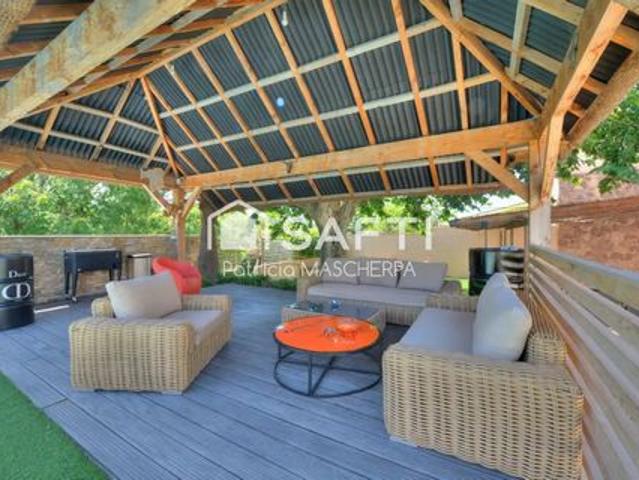 FREJUS JOLIE VILLA 3 CHAMBRES AVEC PISCINE POOL HOUSE JARDIN ET BOULODROME