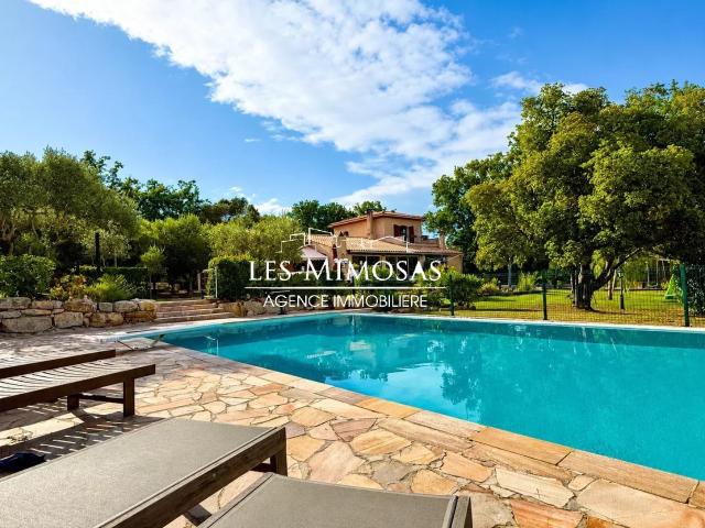 FREJUS MAISON 5 6 Pièces sur 2200m² avec Piscine 185m² Fréjus