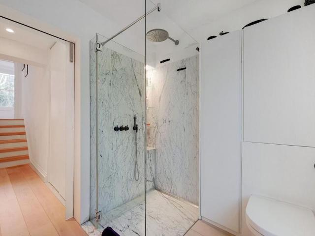 Fremont Street, London Fields. 2 bed flat to rent £4,500 pcm £1,038 pw