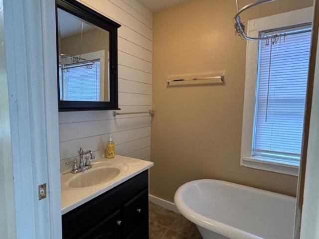 Fremont 703 Fremont Ave NW Grand Rapids MI 49504 1 Bedroom Apartment for Rent at 703 Fremont Ave Nw, Grand Rapids, MI 49504 West Grand